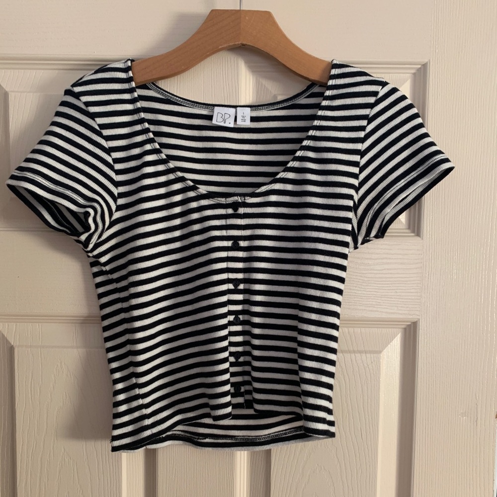 Black and White crop top